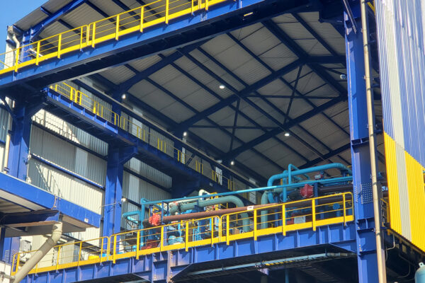 filtros prensa y espesadores Diemme® en la deshidratación de pellet feed y relaves de mineral de hierro para apilado en seco.
