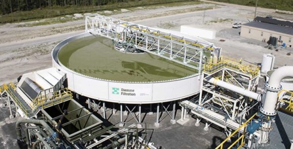 reúso de agua industrial con espesador y filtro prensa rumbo a la descarga líquida cero